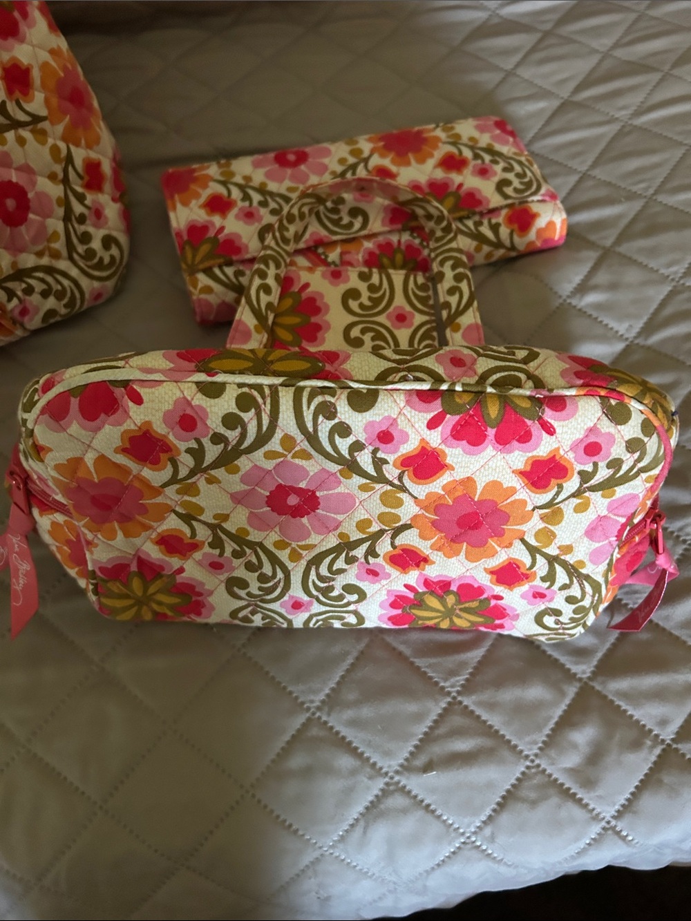 Vera Bradley Pink Floral Quilted Tote and Pouch Set of 3 pieces - Picture 6 of 8